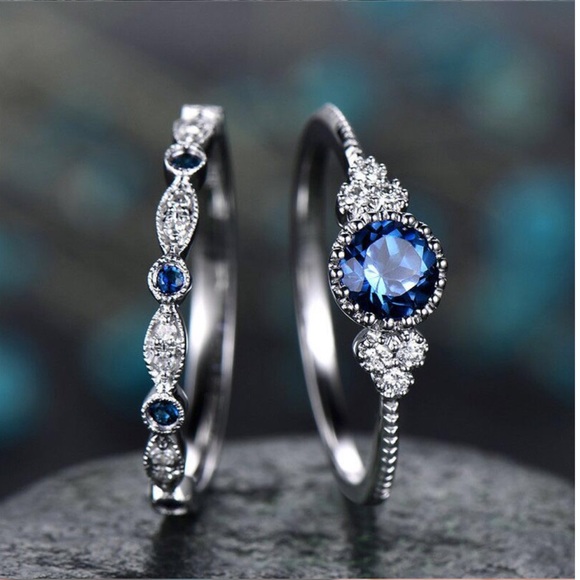 NWT 2Pcs/Set Luxury Blue Stone Crystal Rings - Picture 2 of 3